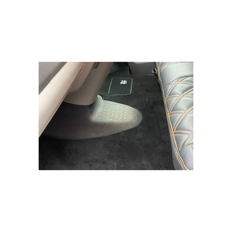 Volkswagen T5 2003 2015 Front No Walkthrough ( OLPRO LOGO ON KICK PAD)